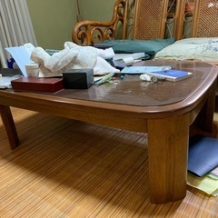 ガラスローテーブル