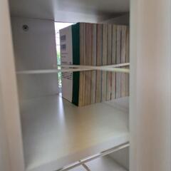 回転式で小スペースで使いやすい本棚の画像