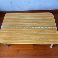 折りたたみテーブルの画像