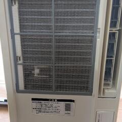 【受渡者決定】山善 ウィンドウエアコン 窓用エアコン WI-A16 家庭用コンセントで使える冷房エアコンです。の画像