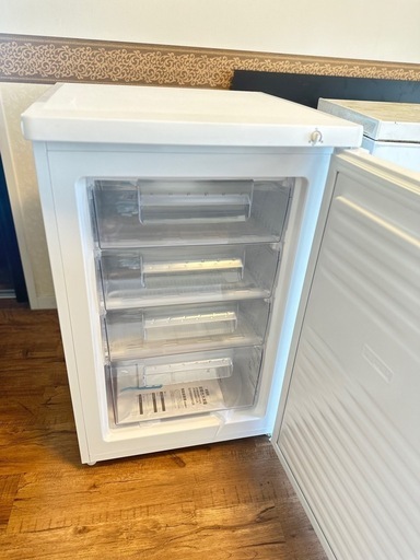 【値下げしました！】SAMKYO 冷凍庫 65L 2時間急冷 家庭用 小型 冷凍ストッカー コンパクト 耐熱天板 前開き 温度調節4段