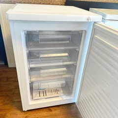 【値下げしました！】SAMKYO 冷凍庫 65L 2時間急冷 家庭用 小型 冷凍ストッカー コンパクト 耐熱天板 前開き 温度調節4段階 一人暮らし 静音 ZU60 ホワイトの画像