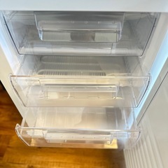【値下げしました！】SAMKYO 冷凍庫 65L 2時間急冷 家庭用 小型 冷凍ストッカー コンパクト 耐熱天板 前開き 温度調節4段階 一人暮らし 静音 ZU60 ホワイトの画像