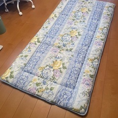 シングルサイズの敷ふとんの画像