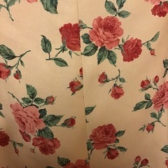 定価3万 ベージュの花柄スカート、未使用サイズ３８　M〜Lの画像