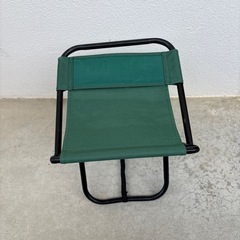 折りたたみイスの画像