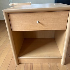 収納棚、サイドテーブル　差し上げます