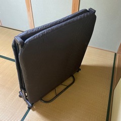 折り畳みシングルベッド　スチールパイプ製　金属製　ブラウンの画像