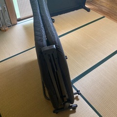 折り畳みシングルベッド　スチールパイプ製　金属製　ブラウンの画像