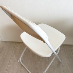 無印良品　折りたたみ椅子　ホワイトの画像