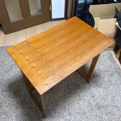 テーブル