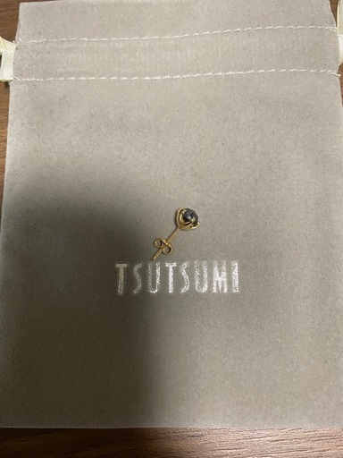 K18天然ブラックダイヤ１ct 一粒ピアス