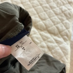 カーキ ズボンの画像