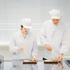 🍽 盛り付けスタッフ大募集！ ＼女性に大人気💐／ カンタン時短で...