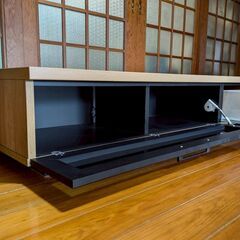 美品☆テレビ台 幅150cm 日本製 お洒落木製 北欧モダンデザイン 収納付 高級家具【おまとめ購入２万円以上で熊本送料無料・離島不可】の画像