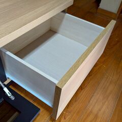 美品☆テレビ台 幅150cm 日本製 お洒落木製 北欧モダンデザイン 収納付 高級家具【おまとめ購入２万円以上で熊本送料無料・離島不可】の画像