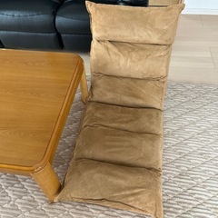 無料！こたつテーブルと座椅子セットで引き取ってくださいの画像