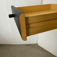 三段キャビネットの画像