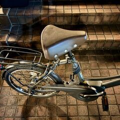 【使用2回・美品】ENERSYS Compact 電動アシスト自転車（20インチ）バスケット＆リアキャリア付き／中井駅・落合南長崎駅の画像