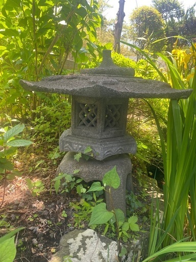 【値下】石灯籠　日本庭園にピッタリな石塔