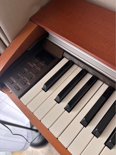 美品　電子ピアノ　カシオ