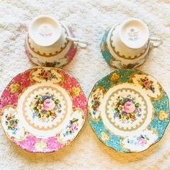 【20％お値下げしました✨】ROYALALBERTのティーカップ２客セット（レディカーライル&レディアスコット）の画像