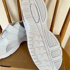 新品マリアンヌ　ナースシューズ　23.5cmの画像