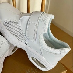 新品マリアンヌ　ナースシューズ　23.5cmの画像