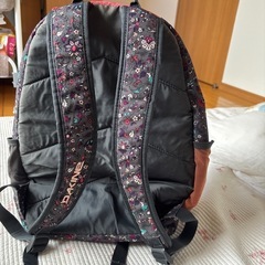 DAKINEリュック花柄の画像