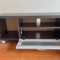 テレビボードの画像