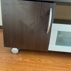 テレビボードの画像
