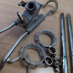 磯用パワーピトンⅡ　Daiwa　ダイワ
、浜口機工　ポインターMK-Ⅱ 竿受け　石鯛釣り　ジャンク品としての画像