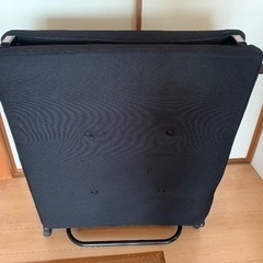 折りたたみベットの画像