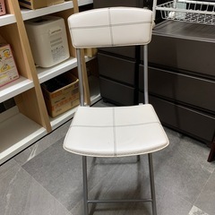 店舗、出張買取実施中★折りたたみ椅子　チェアー　ホワイト　白の画像