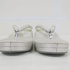 未使用品 和装小物 女性用 特選 草履 白×銀 23cmの画像