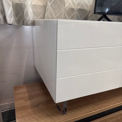 テレビ台　moda en casa