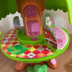 こえだちゃんと木のおうちセットの画像