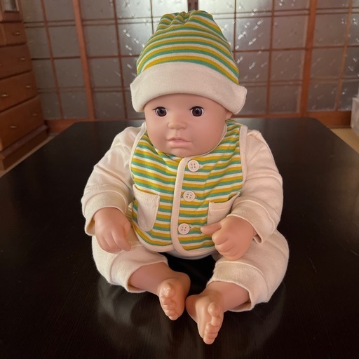 【貴重】リアルな赤ちゃん人形　ヤマトマネキン　手足が動く　目をつむる　ベビー人形