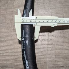 美品 ボントレガー　フラットハンドルバー　クロスバイク 用　58.5㎝（直線実測値）の画像