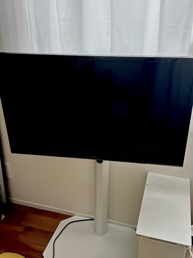 (取引中)SHARP AQUOS 32インチ テレビスタンド付き