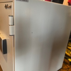 ディプロマット テンキー式 耐火耐水金庫　125EN88WR 金庫の画像