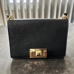 早い者勝ち！~FURLAショルダーバッグ 