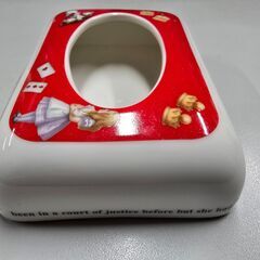 マクミランアリス　ポケットティッシュケース　陶器　前畑株式会社製（MAEBATA）の画像