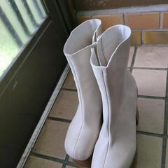 厚底ブーツの画像