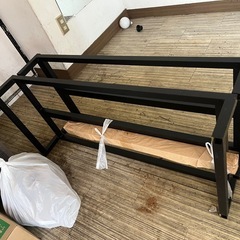 曲げガラス水槽と台の画像