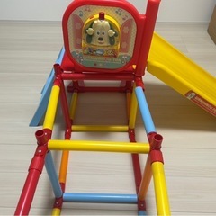 ジャングルジム、滑り台の画像