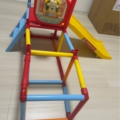 ジャングルジム、滑り台の画像