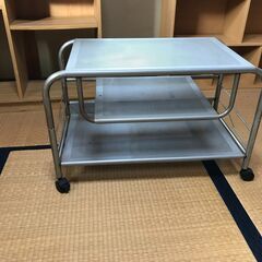 ㉕金属製ワゴン