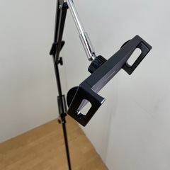 スマホホルダー　自立式　金属製　スマホ　寝ながら　手放しの画像