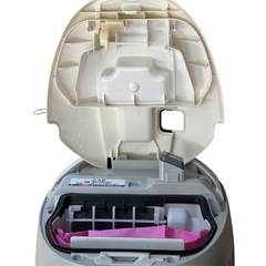 【動作確認済】Panasonic パナソニック 紙パック式掃除機 MC-PL12AC-W 電気掃除機 キャニスター型 吸引力強い 軽量 コンパクト スタンダードモデル 床用ノズル付き ホース付 延長管 すき間ノズル対応 ハウスダスト 集じん 掃除 片付け 掃除道具 クリーナー 家電 生活家電の画像